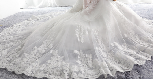 La Charm いえエコ Com オーダーメイド プリンセスライン ラッフルカラー カラードレス 長袖 パコダスリーブ ウェディングドレス